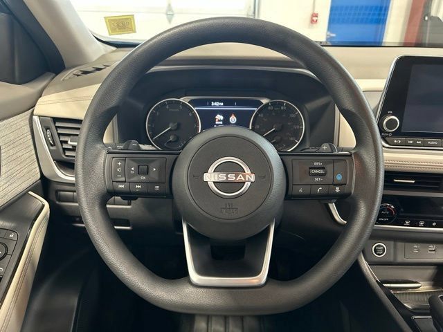 Used 2023 Nissan Rogue SV AWD/4WD image 15