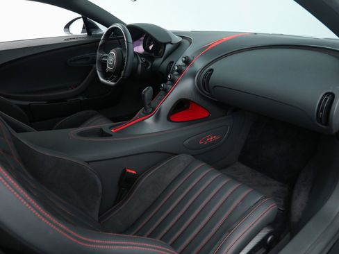 Used 2024 Bugatti Chiron Super Sport image 43