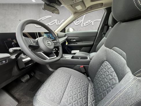 New 2026 Nissan Kicks SV w/ SV Premium Package image 19