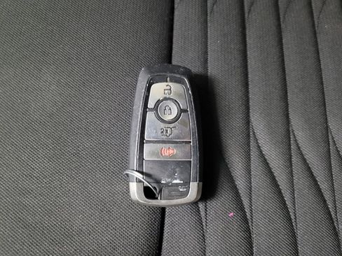 Used 2021 Ford Explorer XLT AWD/4WD image 32