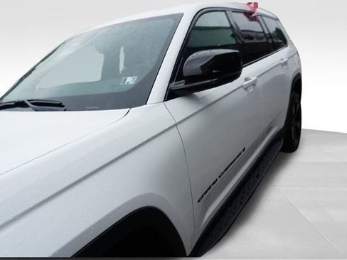 New 2025 Jeep Grand Cherokee L Limited w/ Luxury Tech Group II image 9