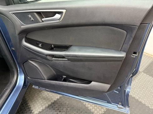 Used 2019 Ford Edge SEL image 39