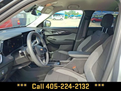 Used 2025 Chevrolet TrailBlazer LT FWD image 22
