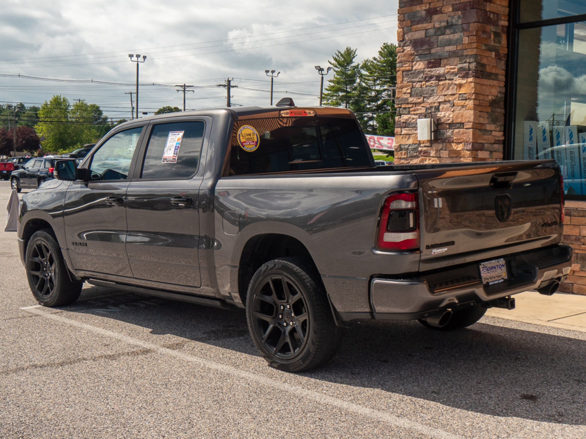 Used 2023 RAM 1500 Laramie AWD/4WD image 5