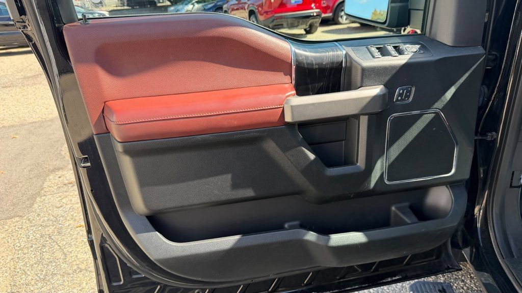 Used 2018 Ford F150 Platinum w/ Technology Package AWD/4WD image 11