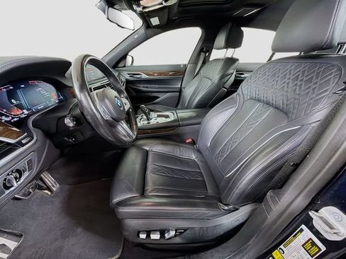Used 2022 BMW 750i xDrive w/ M Sport Package AWD/4WD image 13