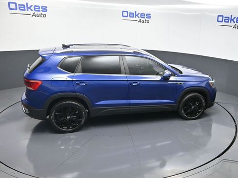 Used 2022 Volkswagen Taos SE image 53