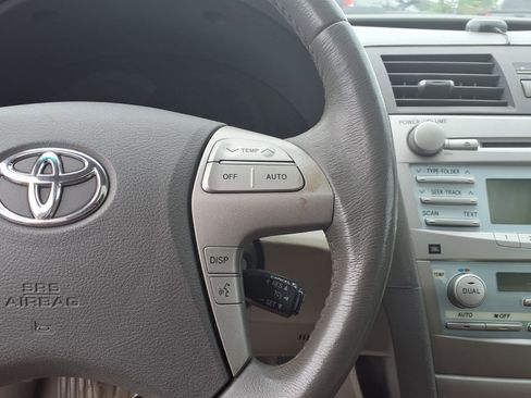 Used 2009 Toyota Camry XLE FWD image 19