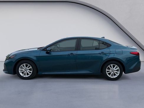 Used 2025 Toyota Camry LE FWD image 2