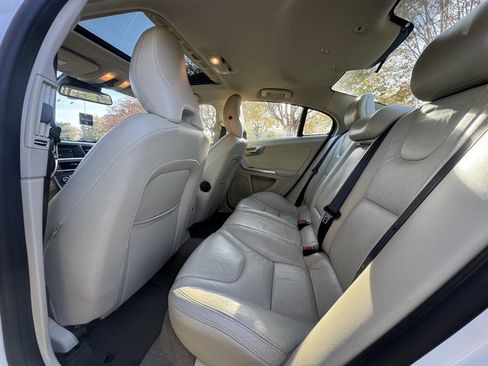 Used 2014 Volvo S60 T5 image 18
