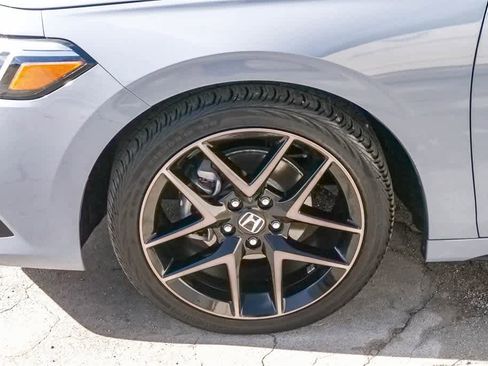 Used 2024 Honda Civic Sport Touring image 5