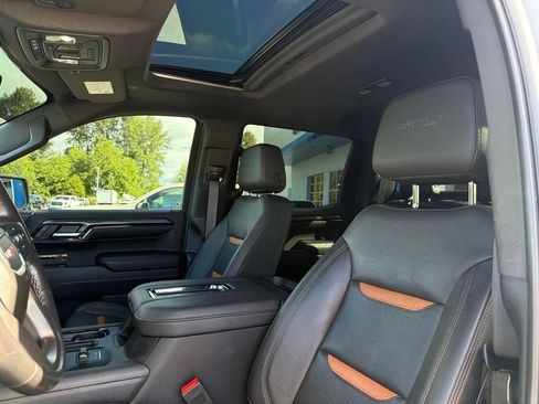 Used 2022 GMC Sierra 1500 AT4 w/ AT4 Premium Package AWD/4WD image 10