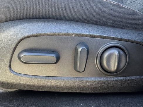 Used 2024 Chevrolet Equinox LT image 28