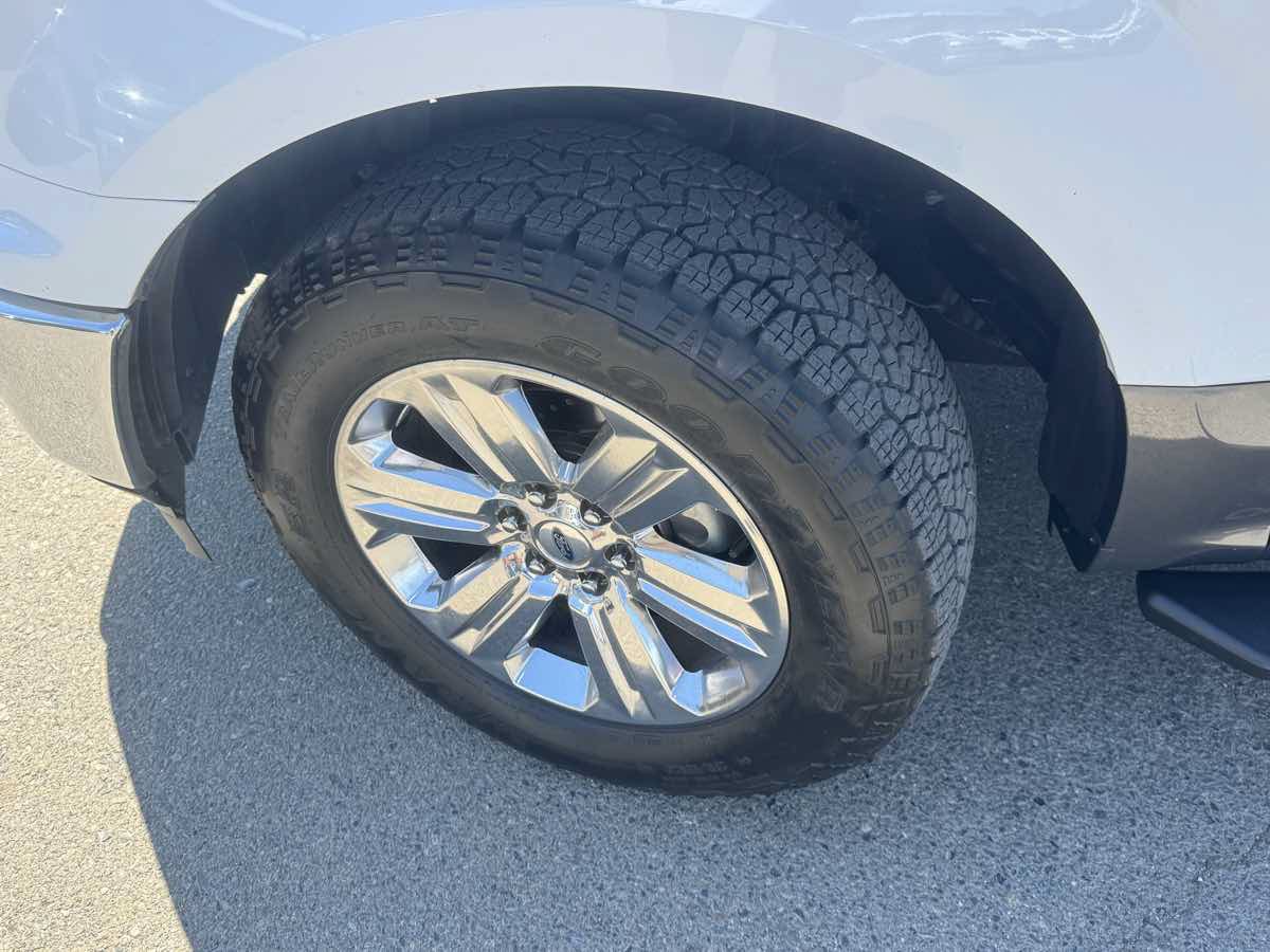 Used 2018 Ford F150 XLT w/ Equipment Group 302A Luxury AWD/4WD image 36