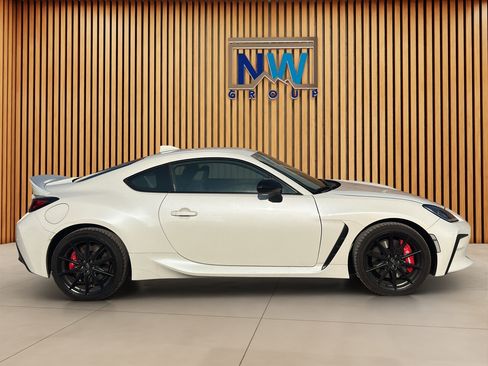 Used 2025 Toyota GR86 Premium w/ Performance Package RWD image 43