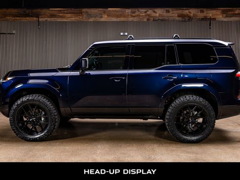 Used 2025 Lexus GX 550 w/ Accessory Package (2T) image 6