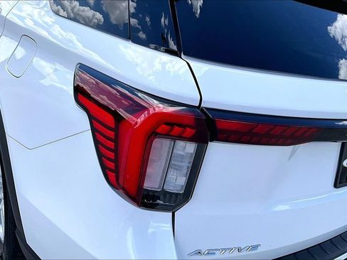 Certified 2025 Ford Explorer Active AWD/4WD image 29