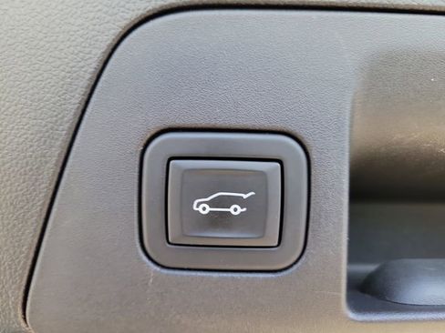 Certified 2023 Buick Envision Essence FWD image 9