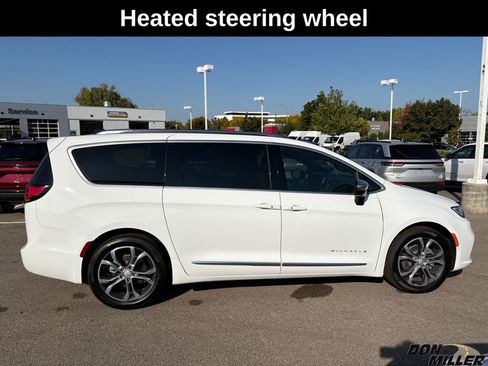 New 2026 Chrysler Pacifica Pinnacle w/ Trailer Tow Group image 8
