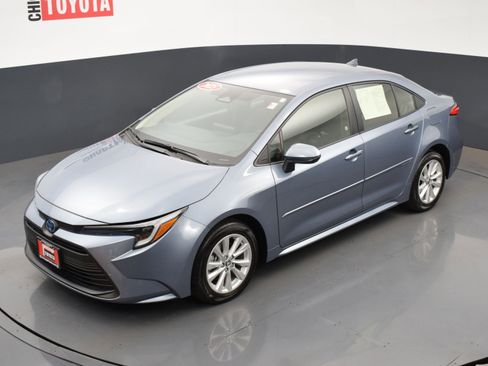 Used 2025 Toyota Corolla LE w/ LE Premium Package image 24