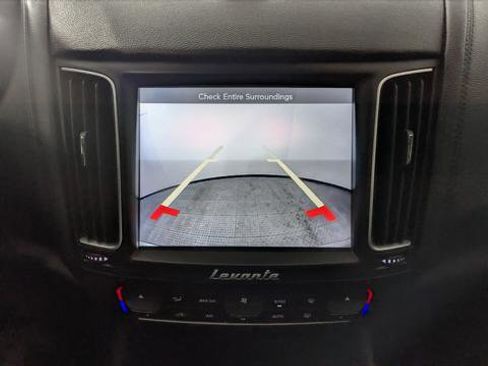 Used 2018 Maserati Levante image 30