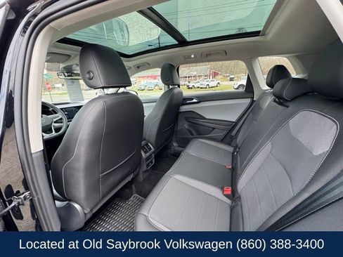 Used 2024 Volkswagen Taos SE image 10