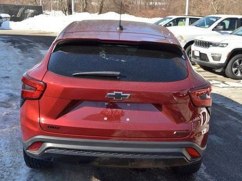 Used 2024 Chevrolet Trax RS image 7