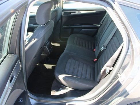 Used 2019 Ford Fusion SE image 14