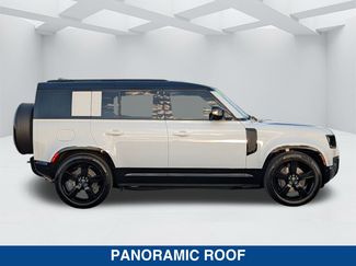 Used 2025 Land Rover Defender 110 X-Dynamic SE video 3