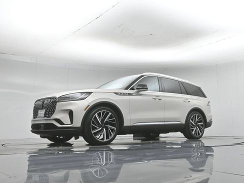Used 2025 Lincoln Aviator Reserve w/ Equipment Group 201A AWD/4WD image 51