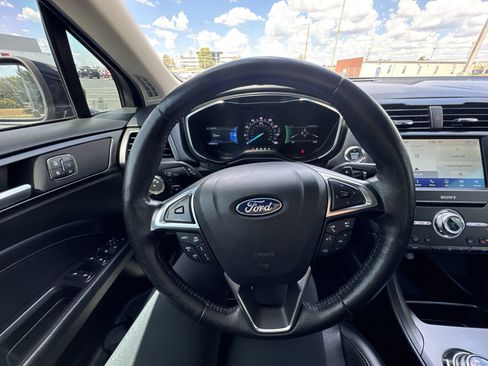 Used 2020 Ford Fusion Titanium AWD/4WD image 14