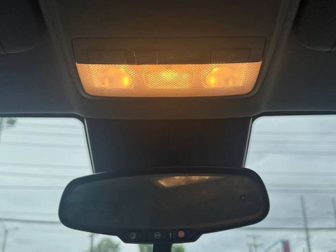 Used 2021 Chevrolet Trax LT FWD image 26