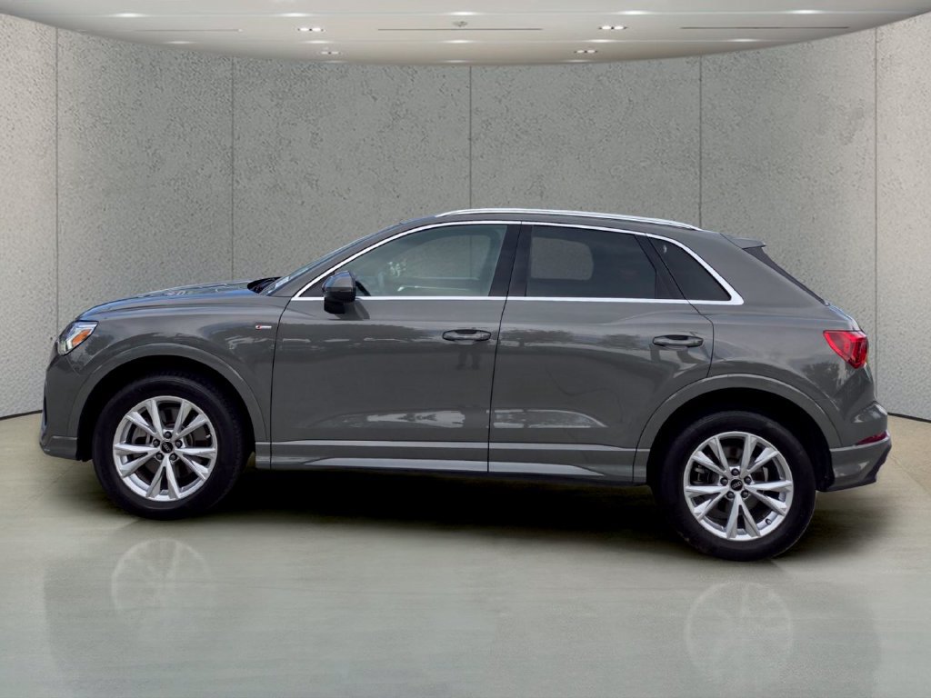 Used 2023 Audi Q3 2.0T Premium AWD/4WD image 2
