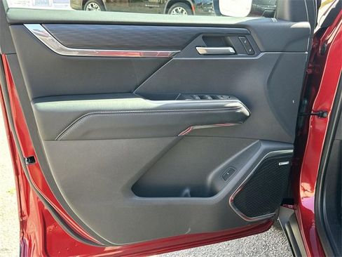 New 2025 GMC Acadia Elevation image 18