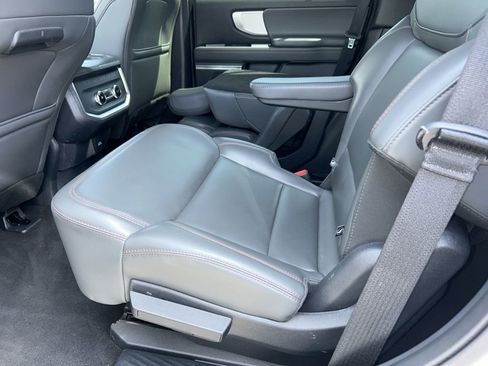 Used 2025 Ford Expedition Active AWD/4WD image 8