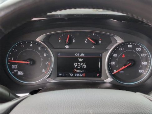 Used 2021 Chevrolet Traverse LT image 12