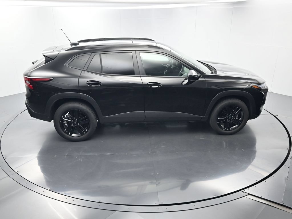Used 2026 Chevrolet Trax ACTIV w/ Sunroof Package FWD image 36