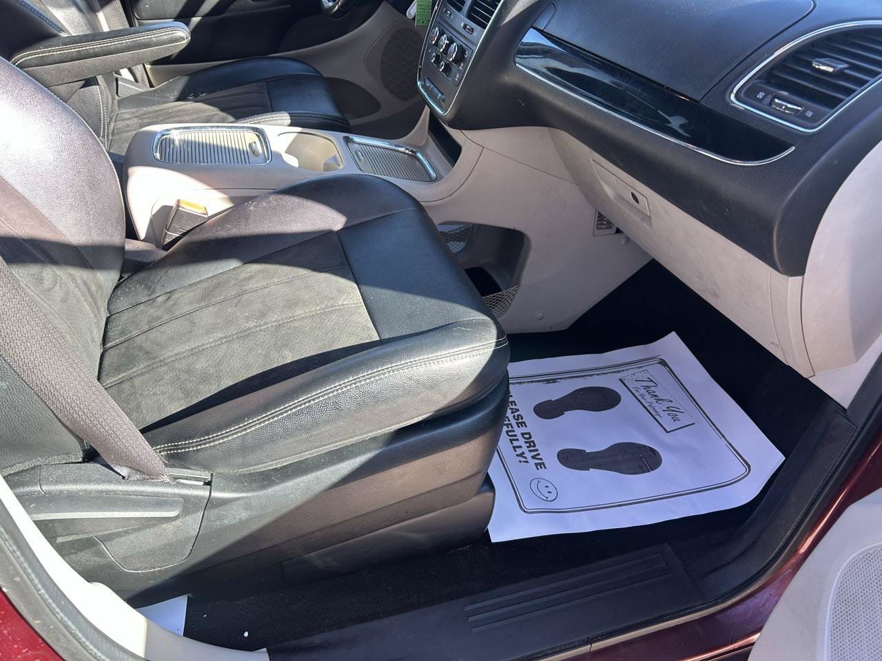 Used 2019 Dodge Grand Caravan SXT FWD image 12