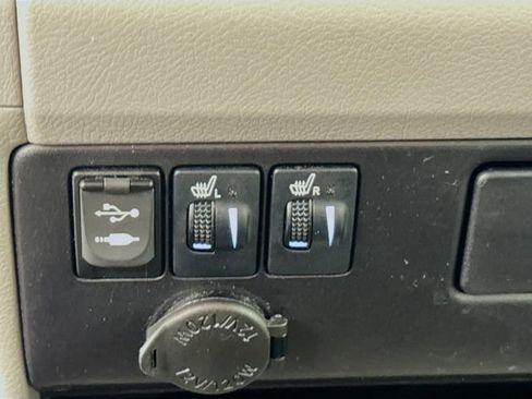 Used 2017 Toyota Sienna XLE image 20