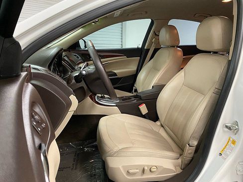 Used 2016 Buick Regal image 11