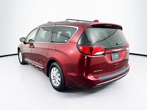 Used 2018 Chrysler Pacifica Touring-L FWD image 5