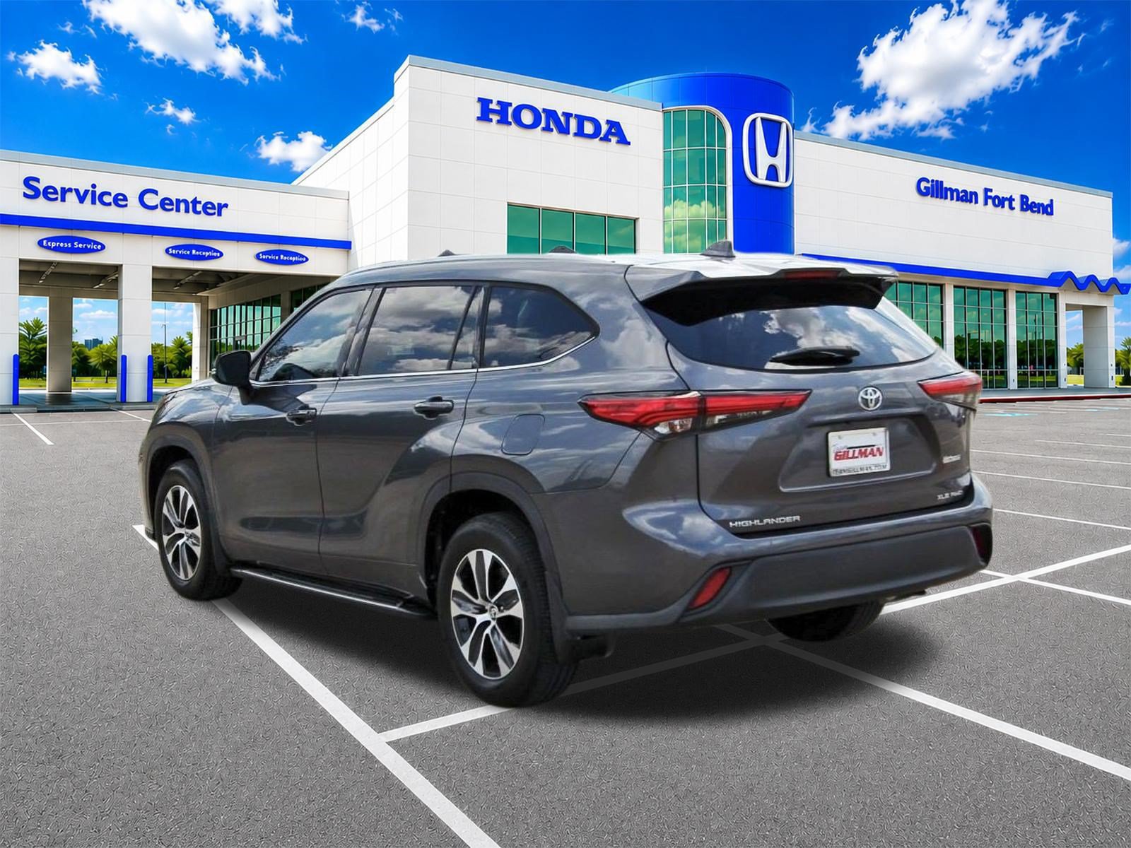 Used 2020 Toyota Highlander XLE AWD/4WD image 5