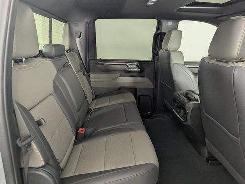 Used 2025 Chevrolet Silverado 2500 ZR2 w/ Technology Package image 19