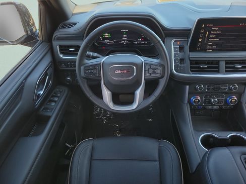 Used 2023 GMC Yukon XL SLT w/ SLT Luxury Package AWD/4WD image 14