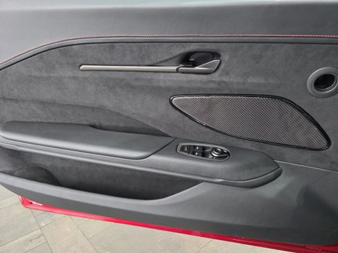 Used 2025 Aston Martin V8 Vantage Coupe RWD image 16