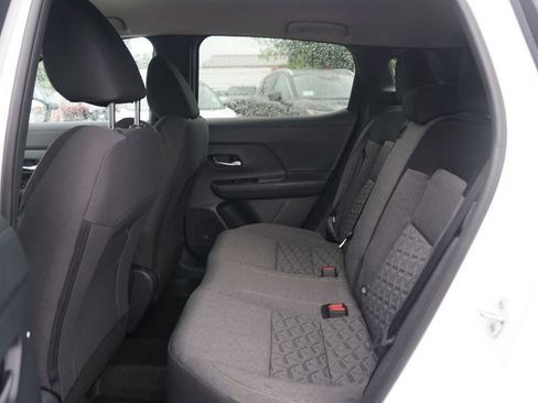 Used 2025 Nissan Kicks SV image 26