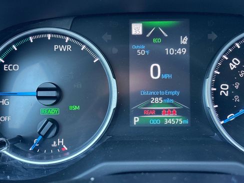 Used 2022 Toyota RAV4 XLE image 16