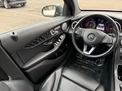 Used 2018 Mercedes-Benz GLC 300 4MATIC image 34