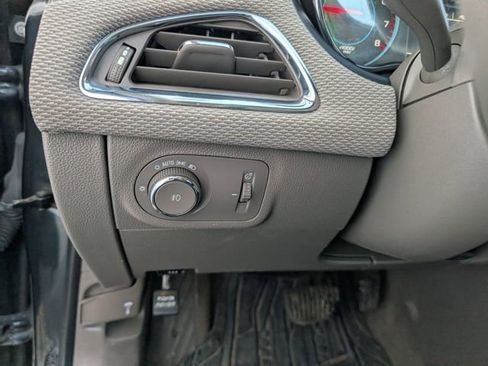 Used 2018 Chevrolet Cruze LT w/ Convenience Package image 9