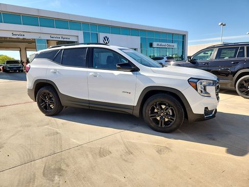 Used 2023 GMC Terrain AT4 AWD/4WD image 8